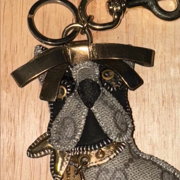 Gucci Gold signature GG bullDog Keychain purse charm - Picture 2 of 6